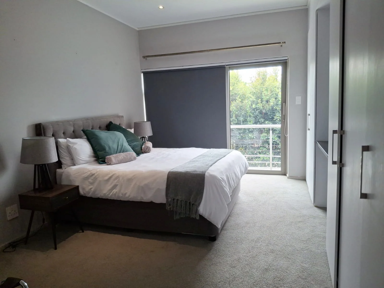 3 Bedroom contemporay apartment in Oaklands.