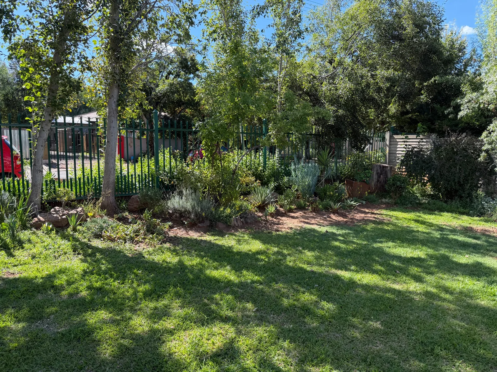 Beautiful family home to rent in the upmarket neighborhood.