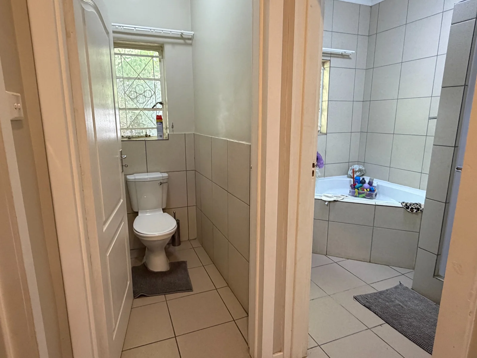 Beautiful family home to rent in the upmarket neighborhood.