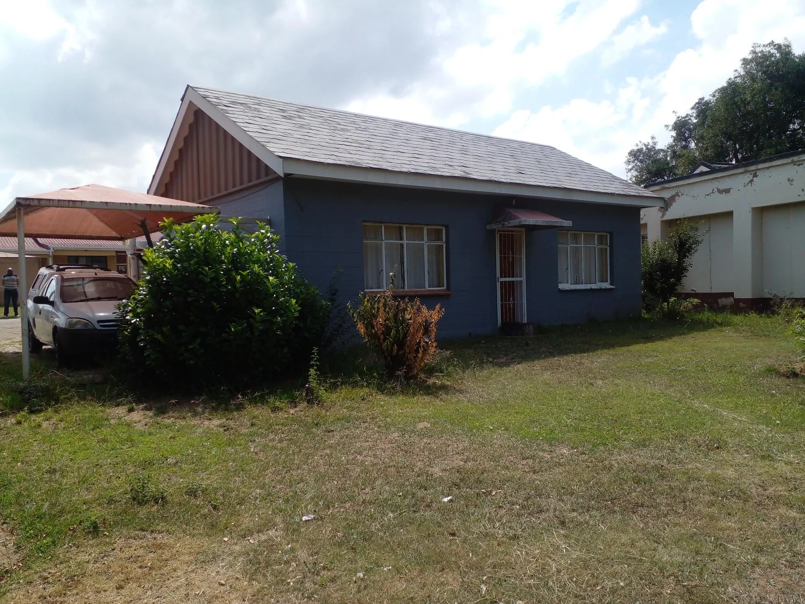 2 Beroom house for sale in Loch Athlone