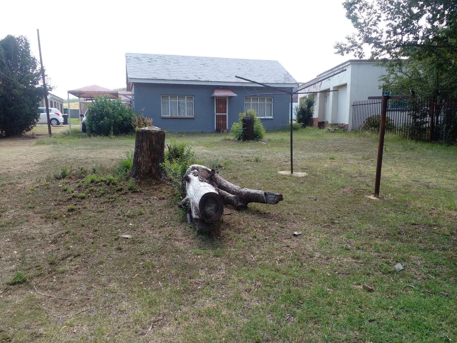 2 Beroom house for sale in Loch Athlone