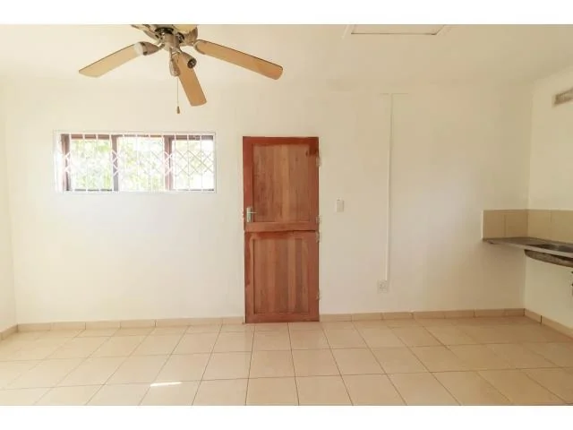 Extra large bedroom with built in cupboard - PRIVATE OUTBUILDING