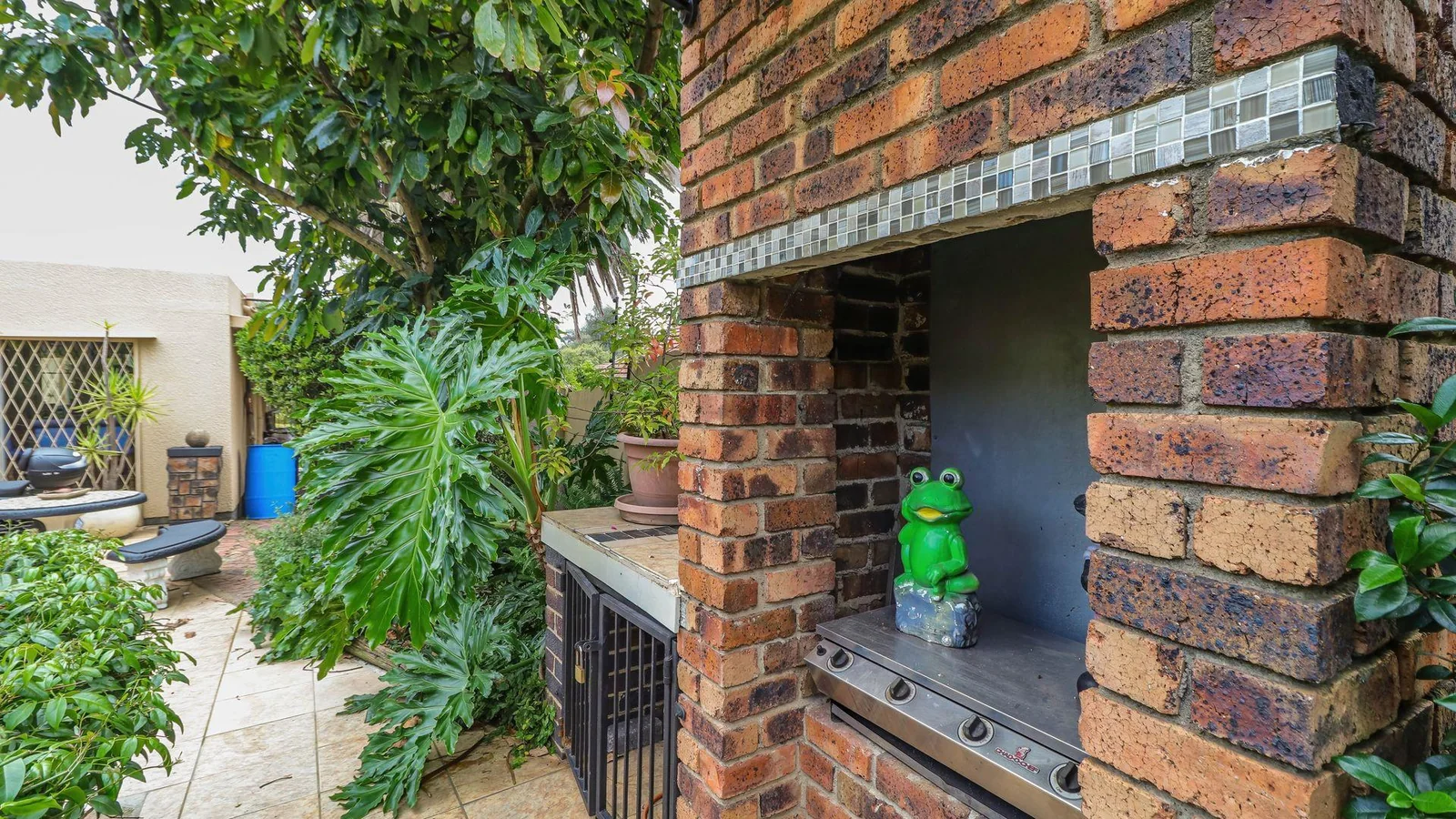 Beautiful 5-Bed Home with Flatlet and Entertainment Area