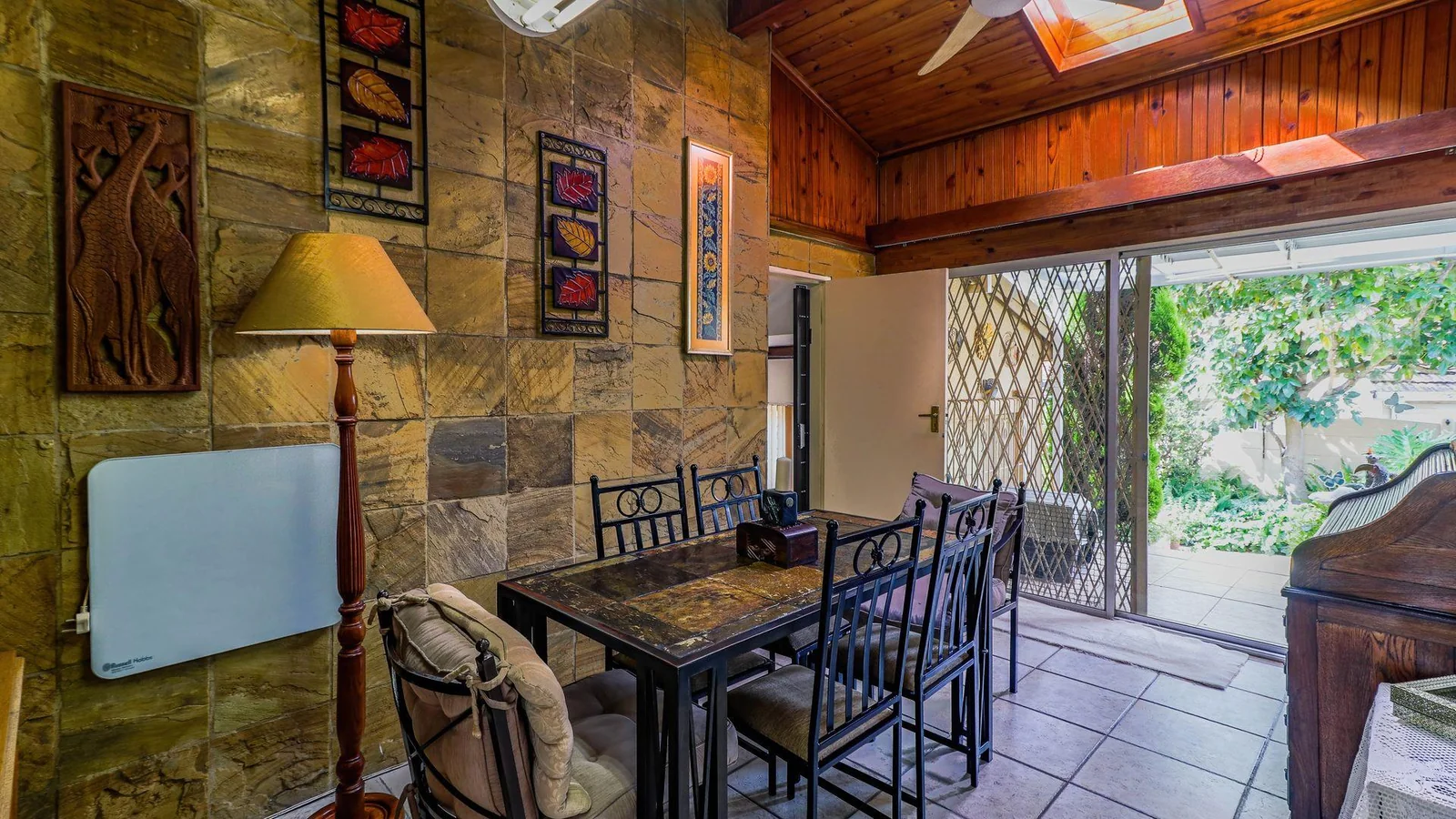 Beautiful 5-Bed Home with Flatlet and Entertainment Area