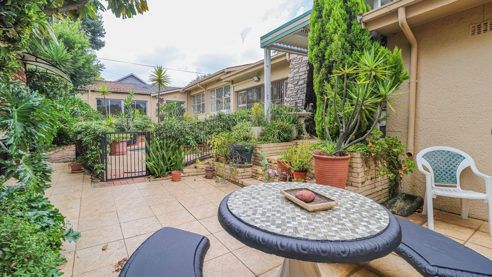 Beautiful 5-Bed Home with Flatlet and Entertainment Area