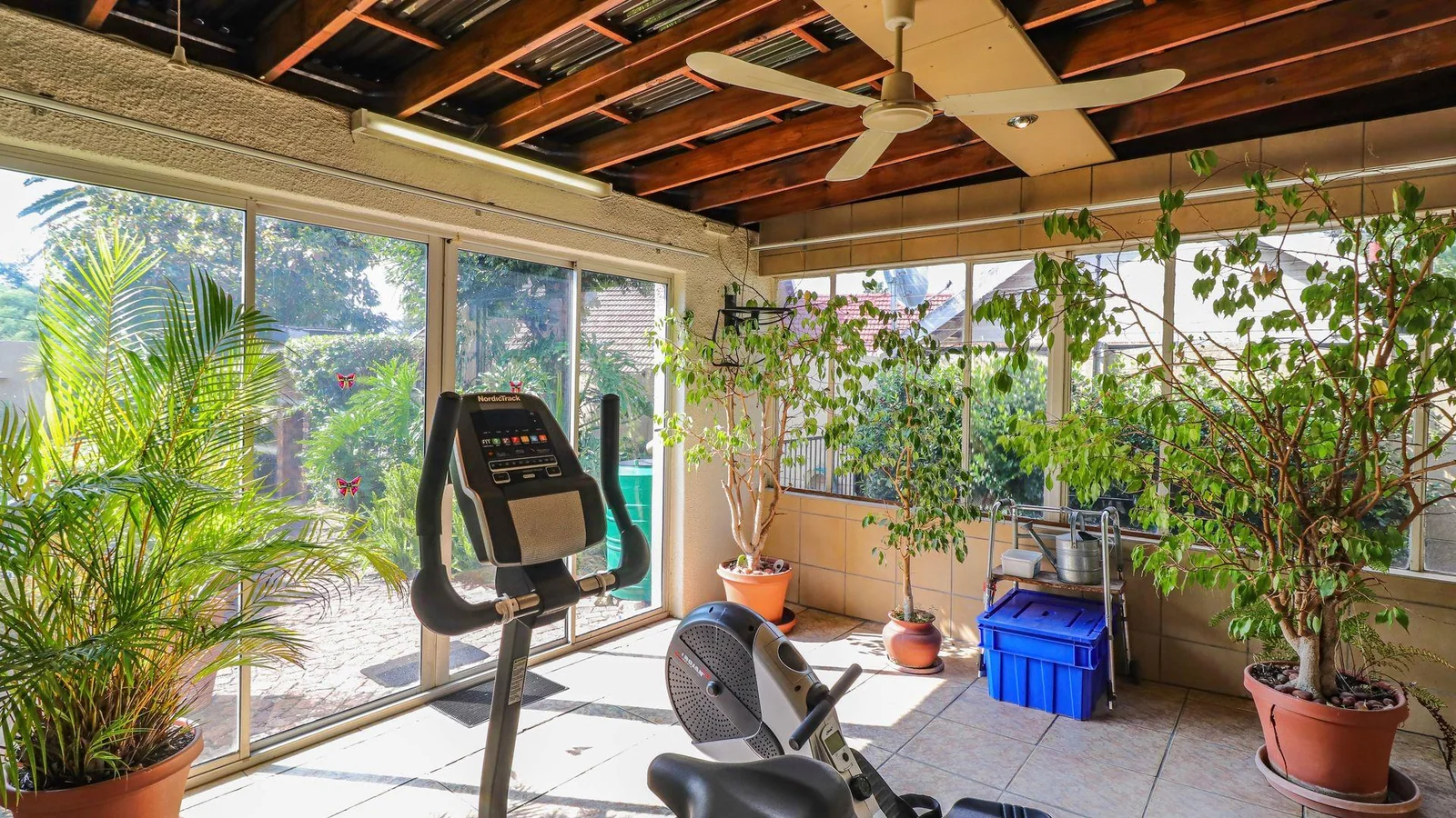 Beautiful 5-Bed Home with Flatlet and Entertainment Area