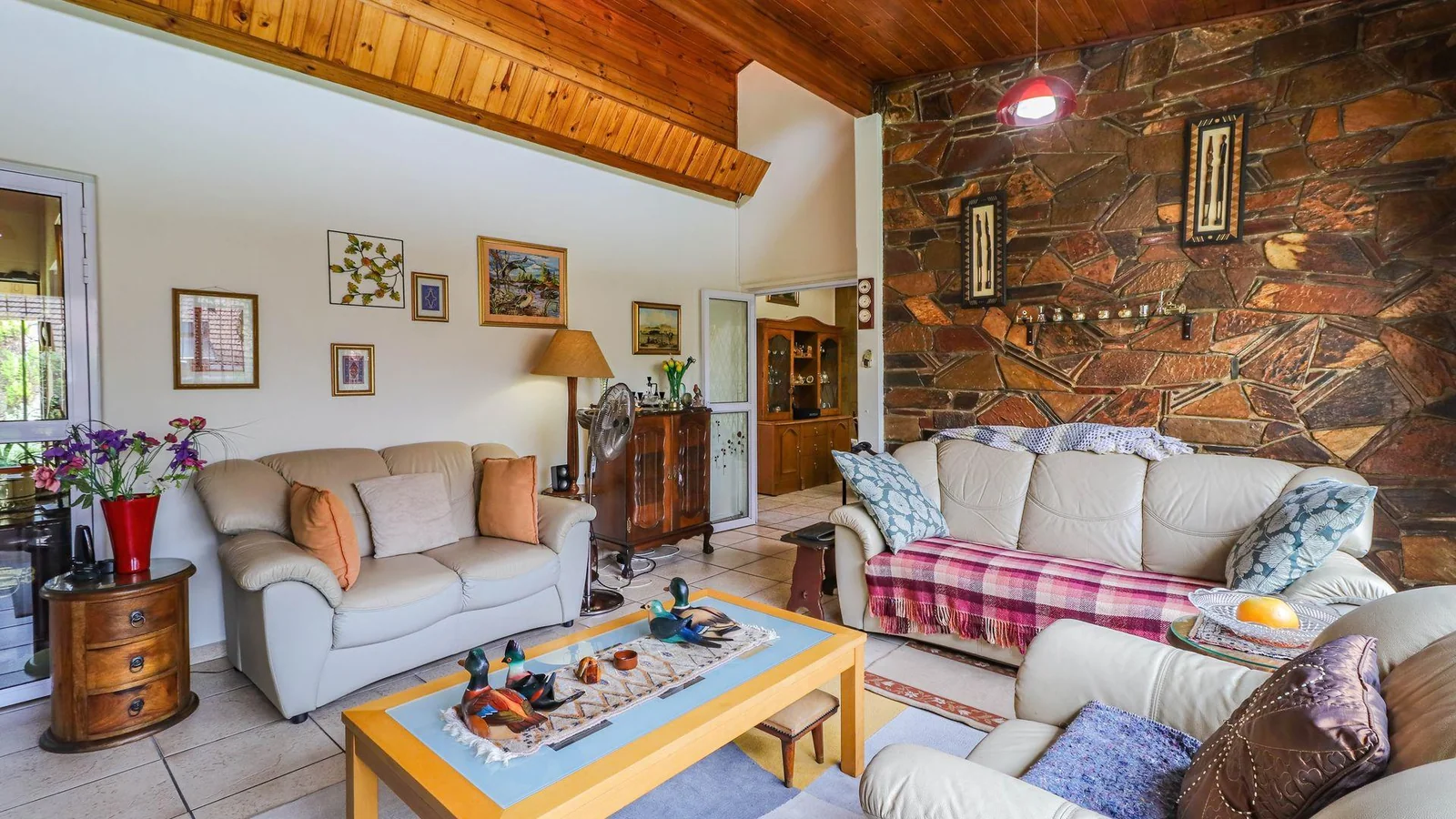 Beautiful 5-Bed Home with Flatlet and Entertainment Area