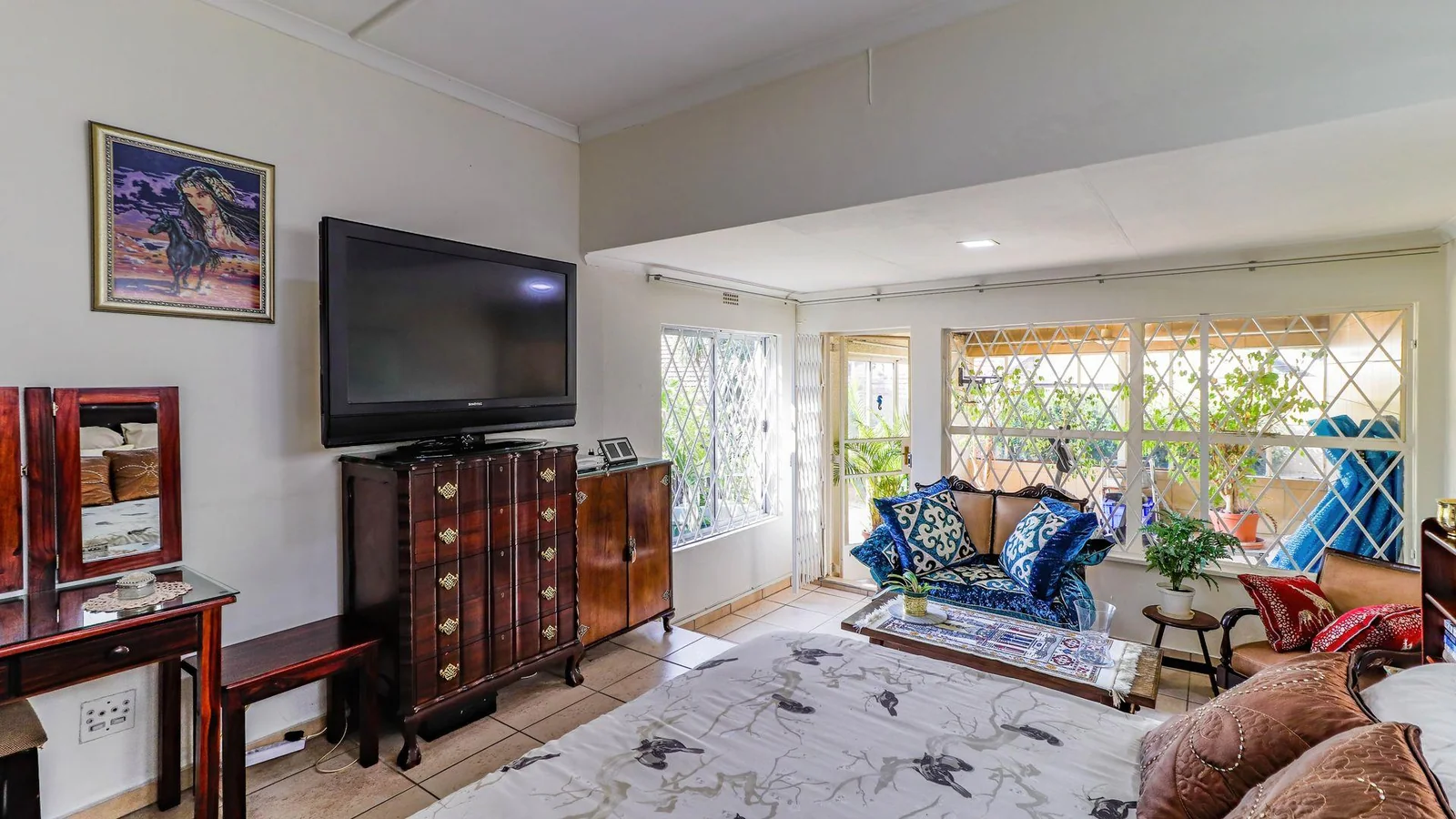 Beautiful 5-Bed Home with Flatlet and Entertainment Area