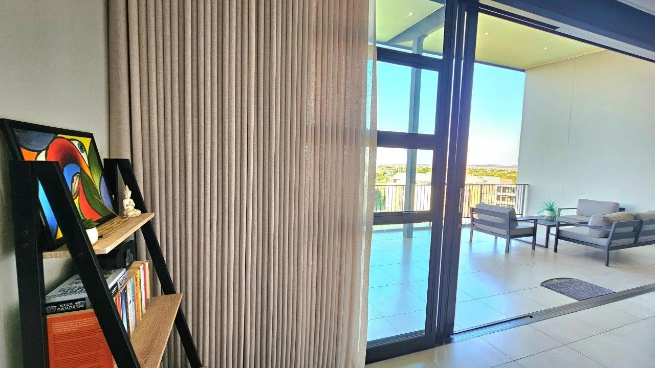 The Penthouse on Block D . Serene life with views of beautiful Midstream.