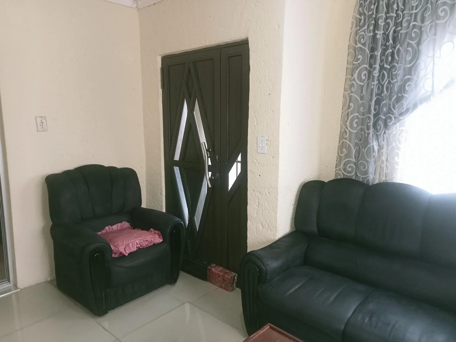 Spasious 3 bedroom house on the market