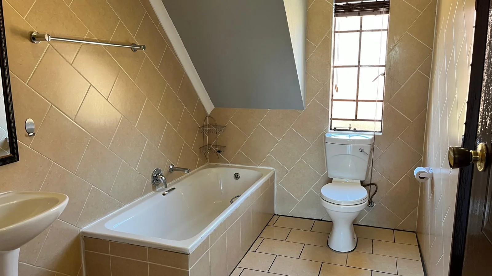 Spacious 4-Bedroom Family Home in Desirable Complex