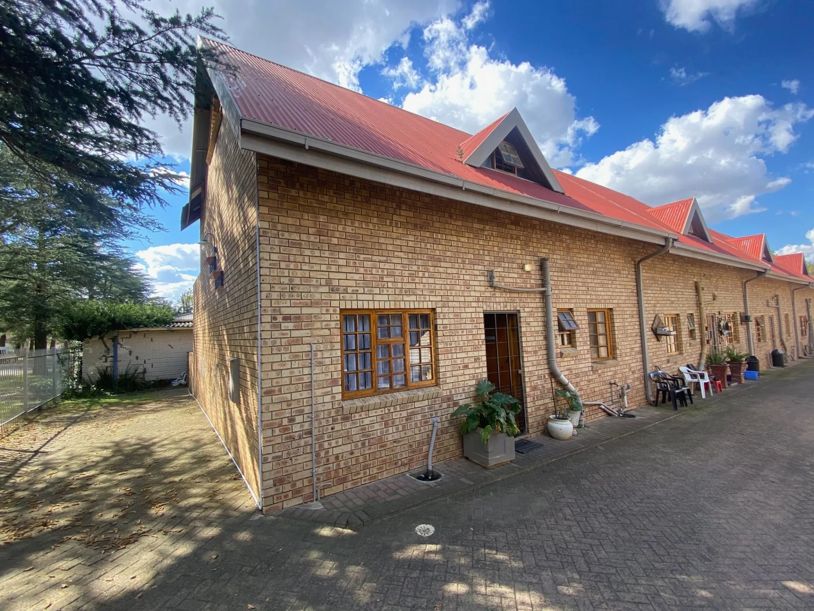 Spacious townhouse near Truida Kestell School!