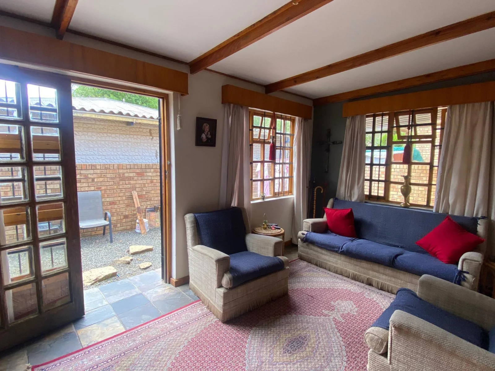 Spacious townhouse near Truida Kestell School!