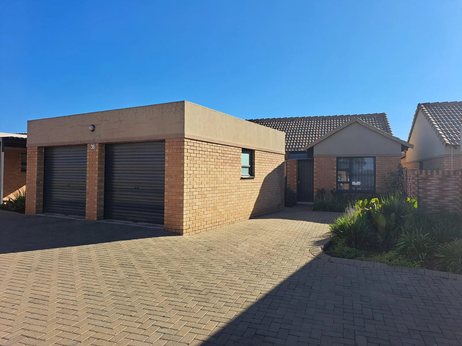 Immaculate 3 bedroom townhouse for sale