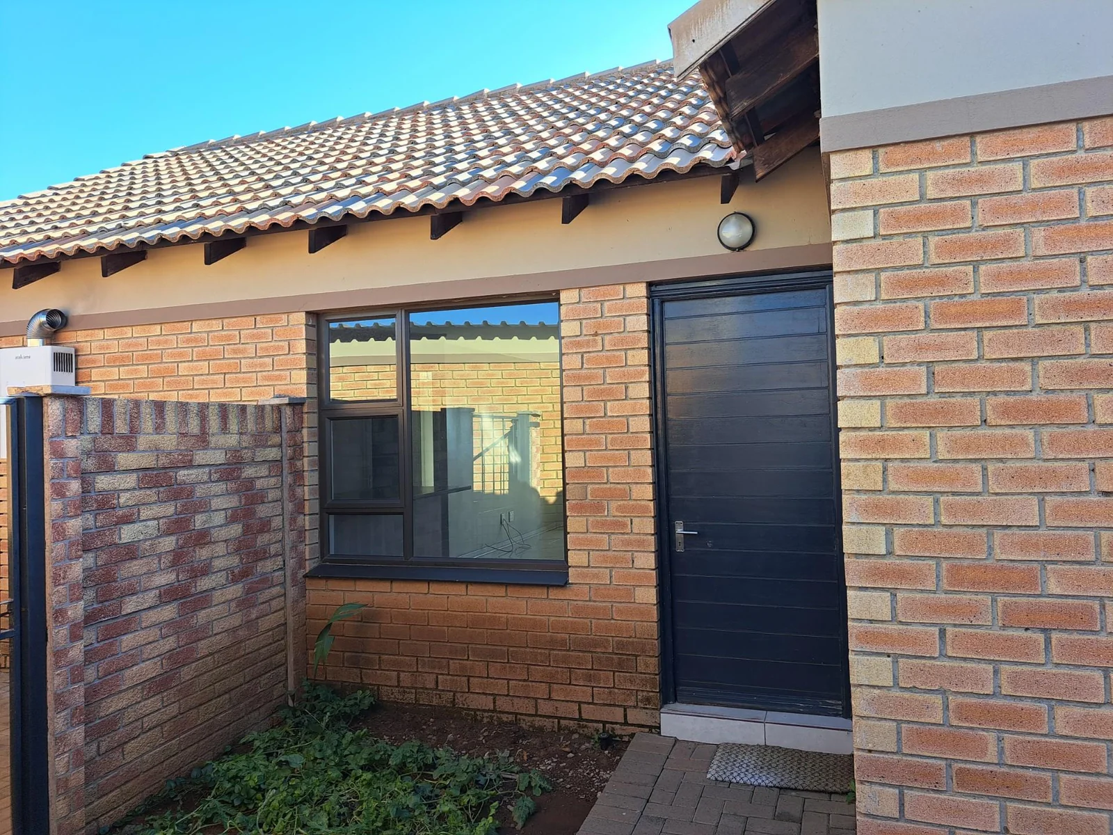 Immaculate 3 bedroom townhouse for sale