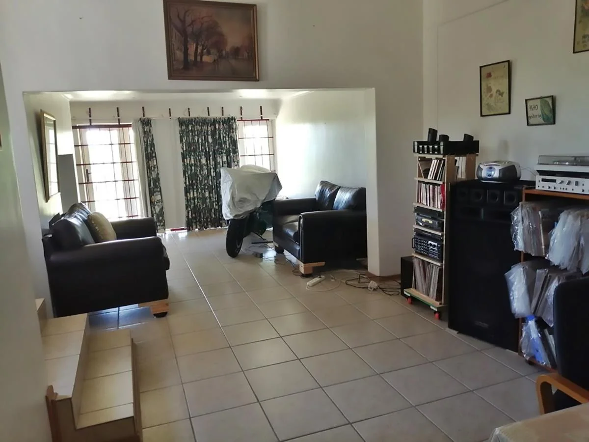 House with flatlet for sale in Oviston