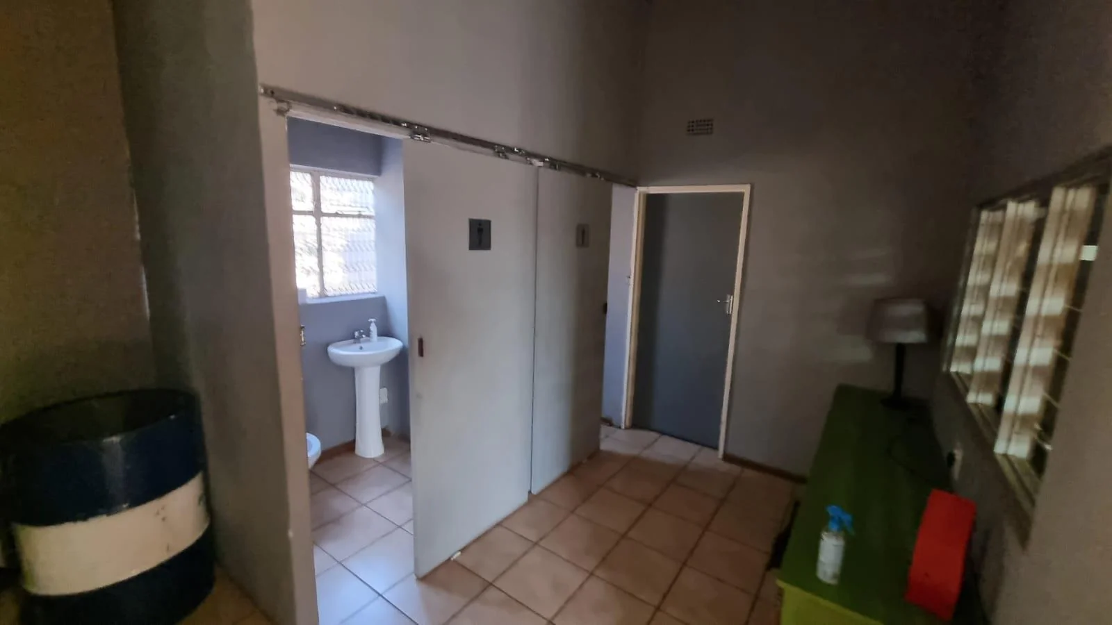 Large Commercial Space available in Postmasburg