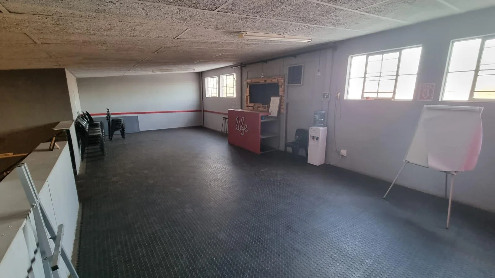 Large Commercial Space available in Postmasburg