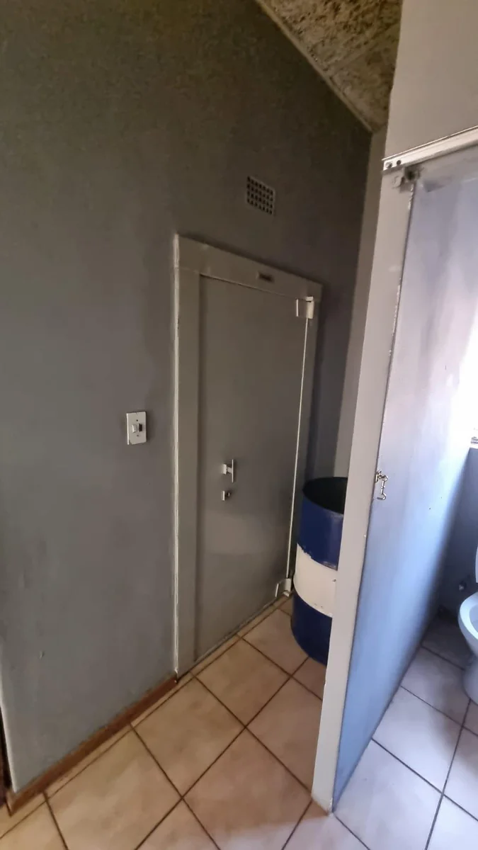 Large Commercial Space available in Postmasburg