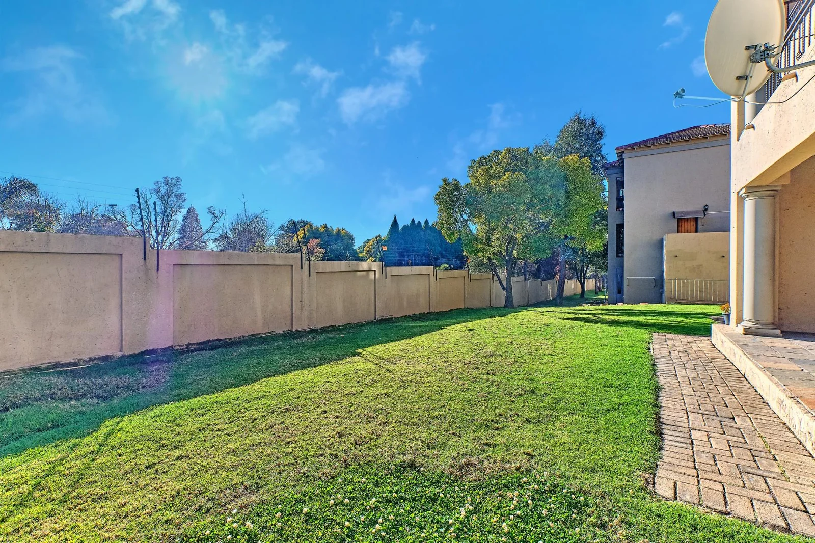 A Three- Bedroom Ground Floor Apartment in Weltevreden Park For Sale.