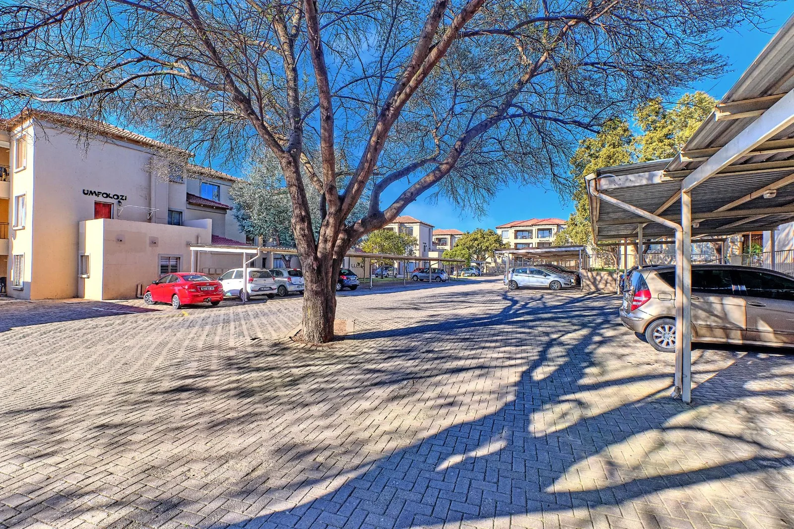 A Three- Bedroom Ground Floor Apartment in Weltevreden Park For Sale.