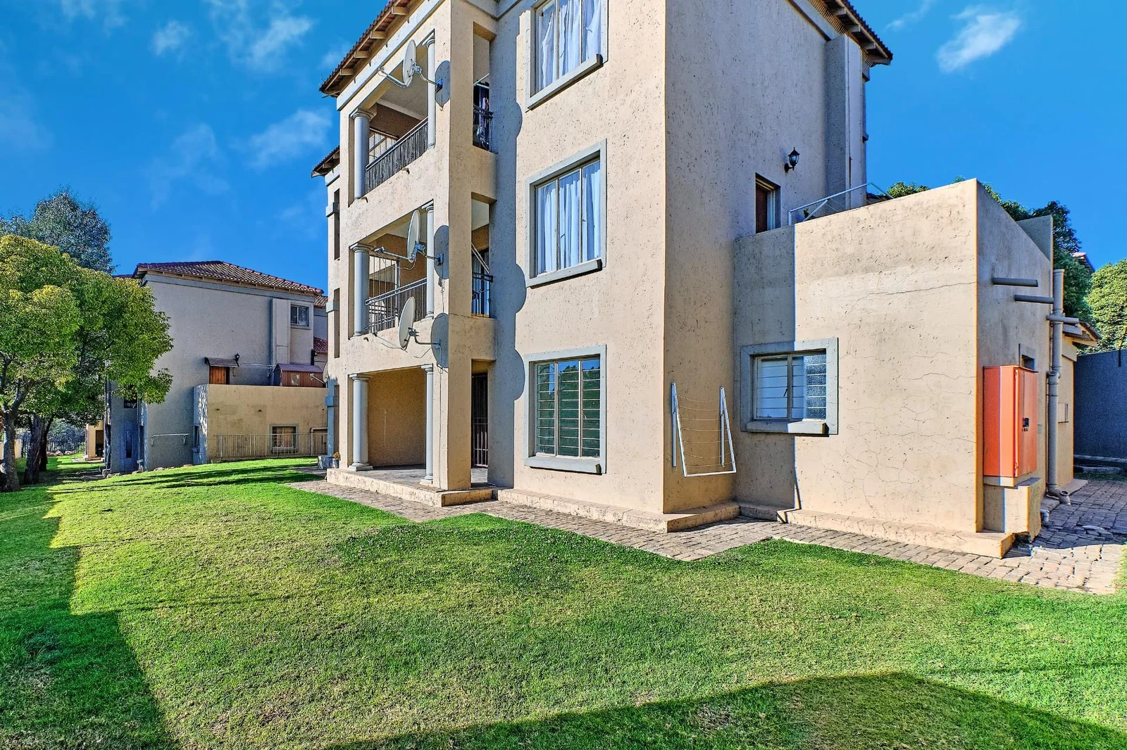 A Three- Bedroom Ground Floor Apartment in Weltevreden Park For Sale.