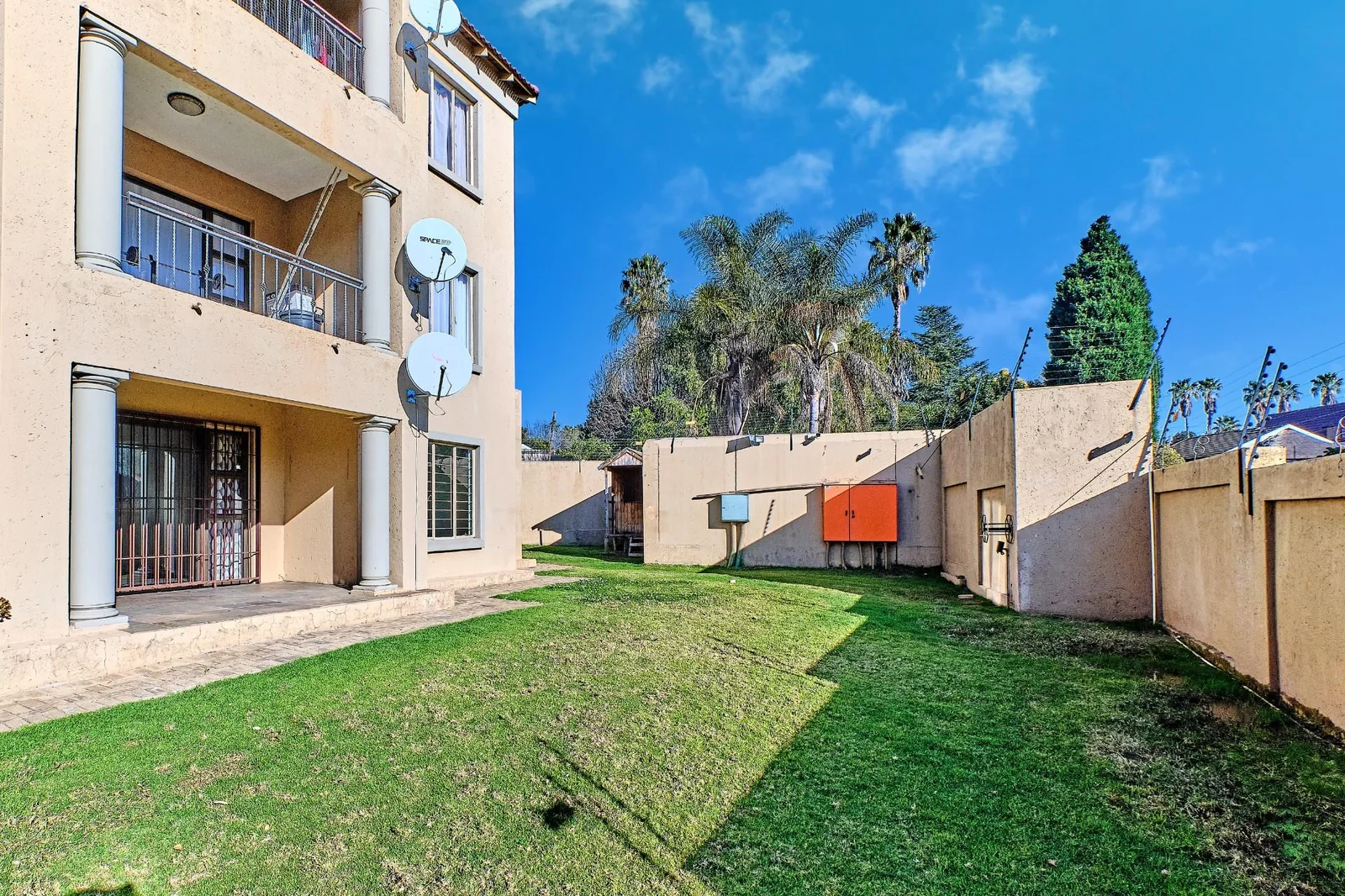 A Three- Bedroom Ground Floor Apartment in Weltevreden Park For Sale.