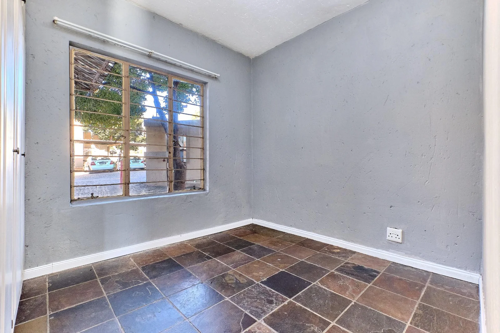 A Three- Bedroom Ground Floor Apartment in Weltevreden Park For Sale.