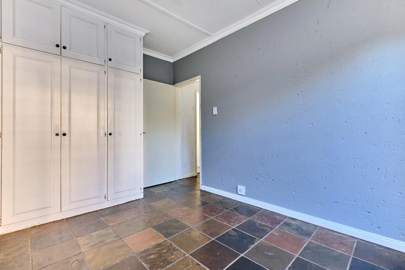 A Three- Bedroom Ground Floor Apartment in Weltevreden Park For Sale.