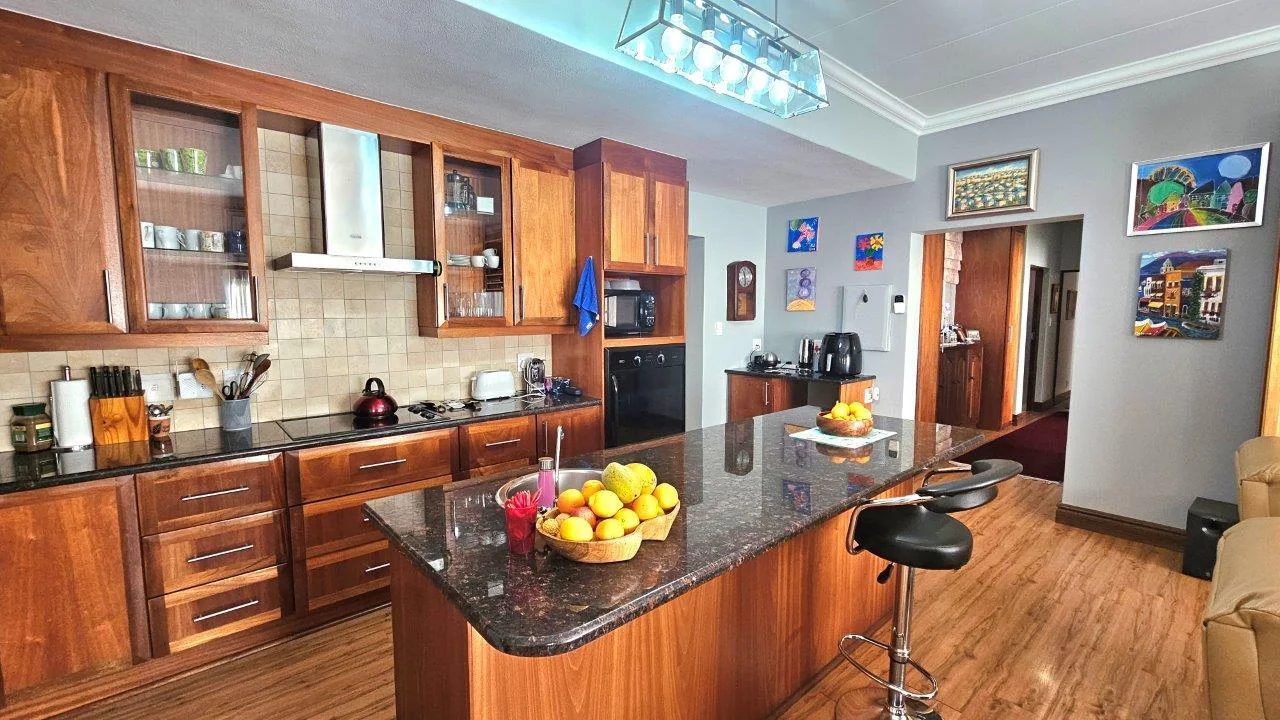 CAPTIVATING  VIEWS OF THE BUSHVELD - 3 BEDROOM SECTIONAL TITLE UNIT – RETIRE@MIDSTREAM