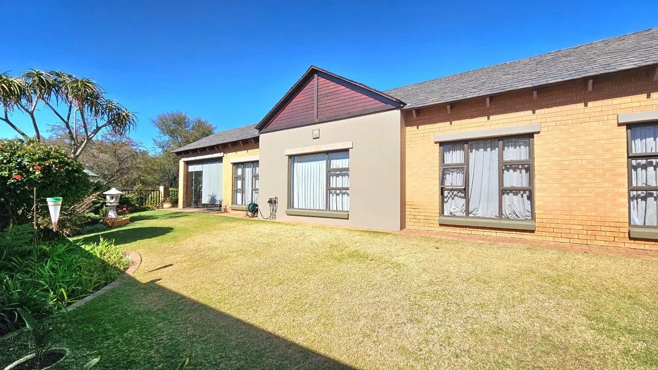CAPTIVATING  VIEWS OF THE BUSHVELD - 3 BEDROOM SECTIONAL TITLE UNIT – RETIRE@MIDSTREAM