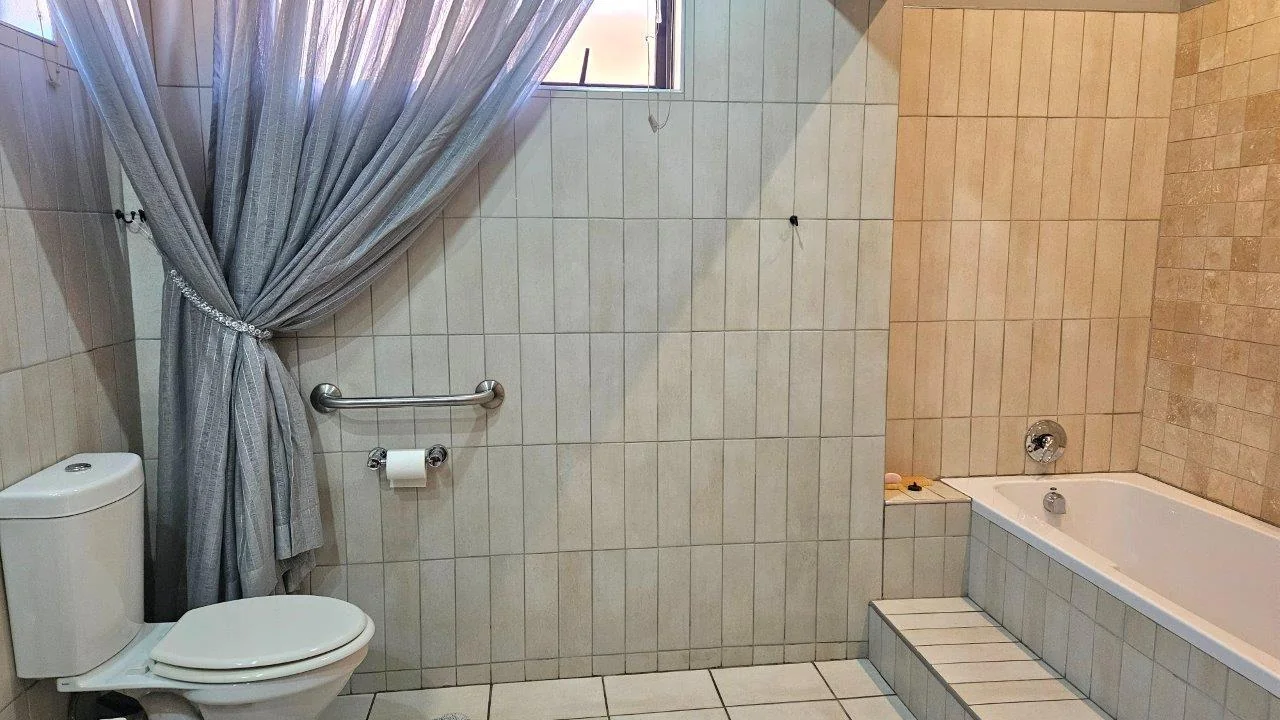 CAPTIVATING  VIEWS OF THE BUSHVELD - 3 BEDROOM SECTIONAL TITLE UNIT – RETIRE@MIDSTREAM