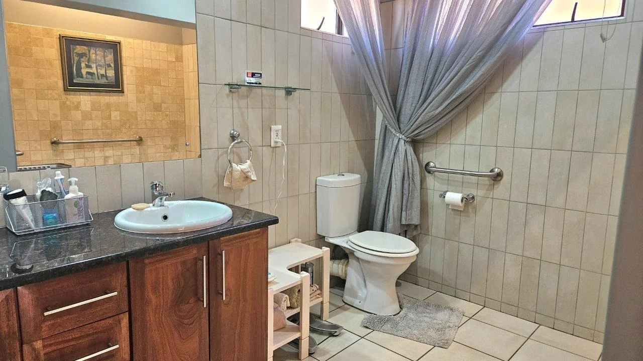 CAPTIVATING  VIEWS OF THE BUSHVELD - 3 BEDROOM SECTIONAL TITLE UNIT – RETIRE@MIDSTREAM