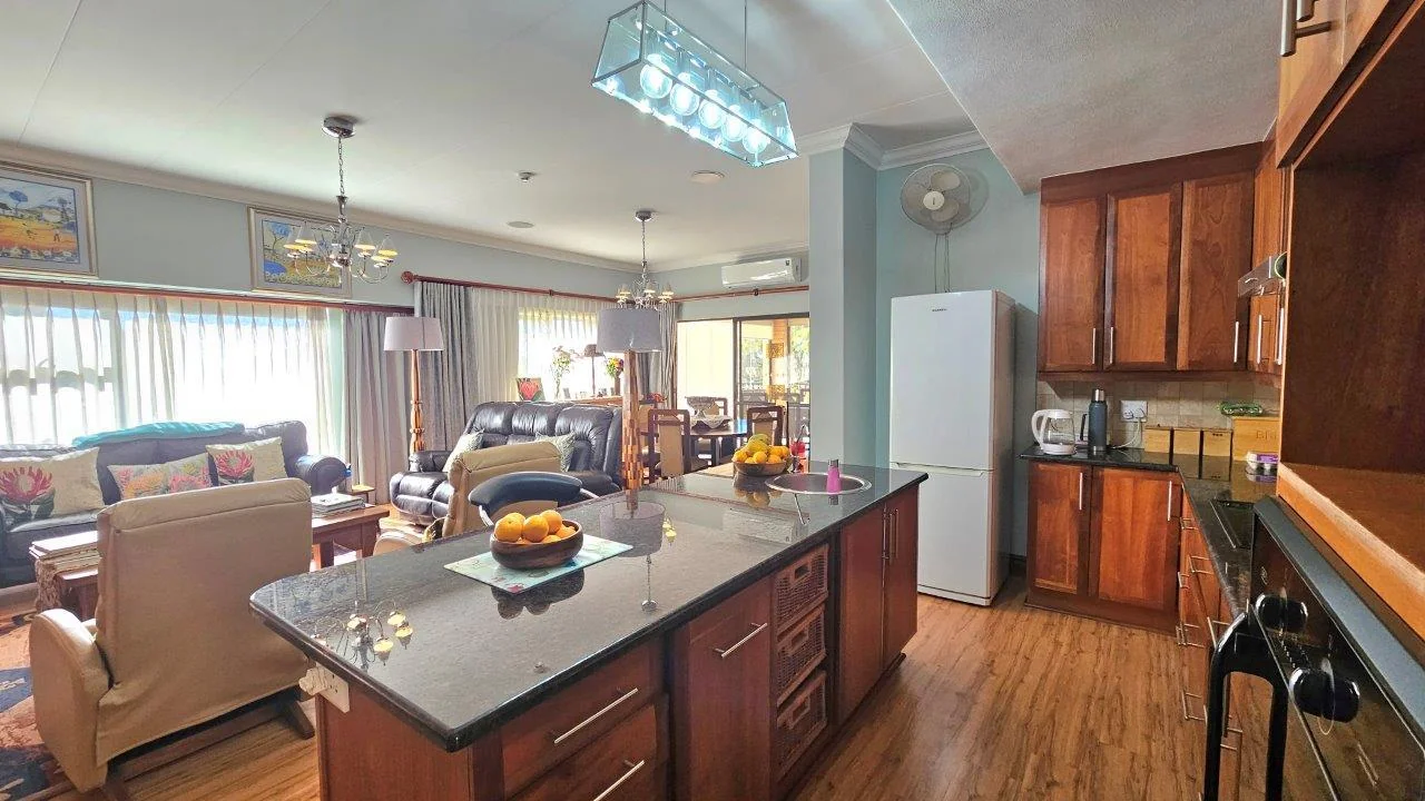 CAPTIVATING  VIEWS OF THE BUSHVELD - 3 BEDROOM SECTIONAL TITLE UNIT – RETIRE@MIDSTREAM