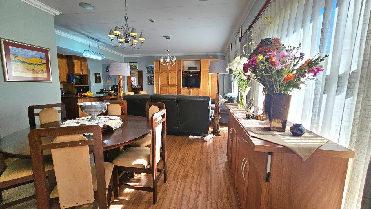 CAPTIVATING  VIEWS OF THE BUSHVELD - 3 BEDROOM SECTIONAL TITLE UNIT – RETIRE@MIDSTREAM