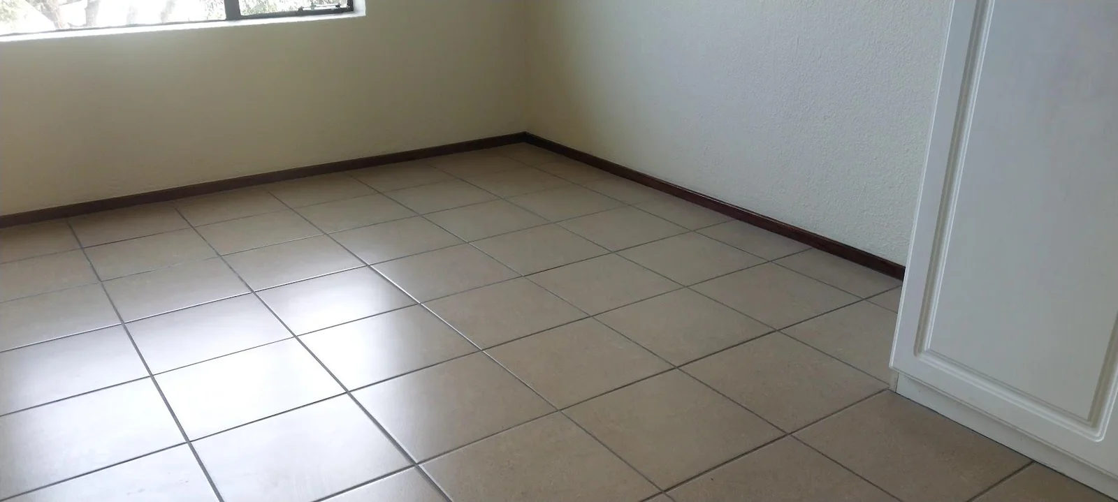 Modern, Three beds, Two Baths for Sale in Halfway Gardens