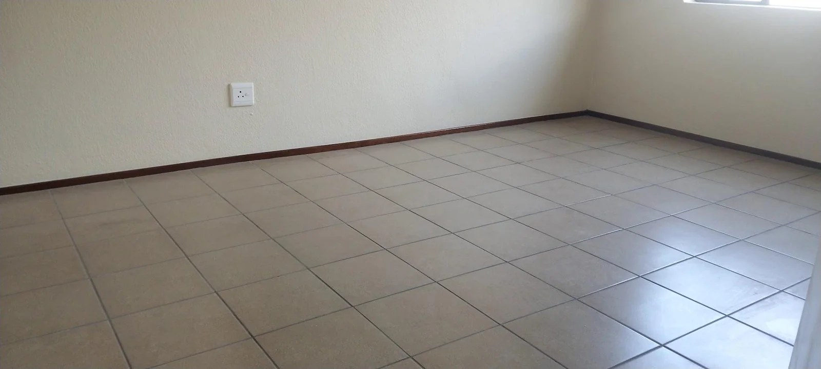 Modern, Three beds, Two Baths for Sale in Halfway Gardens