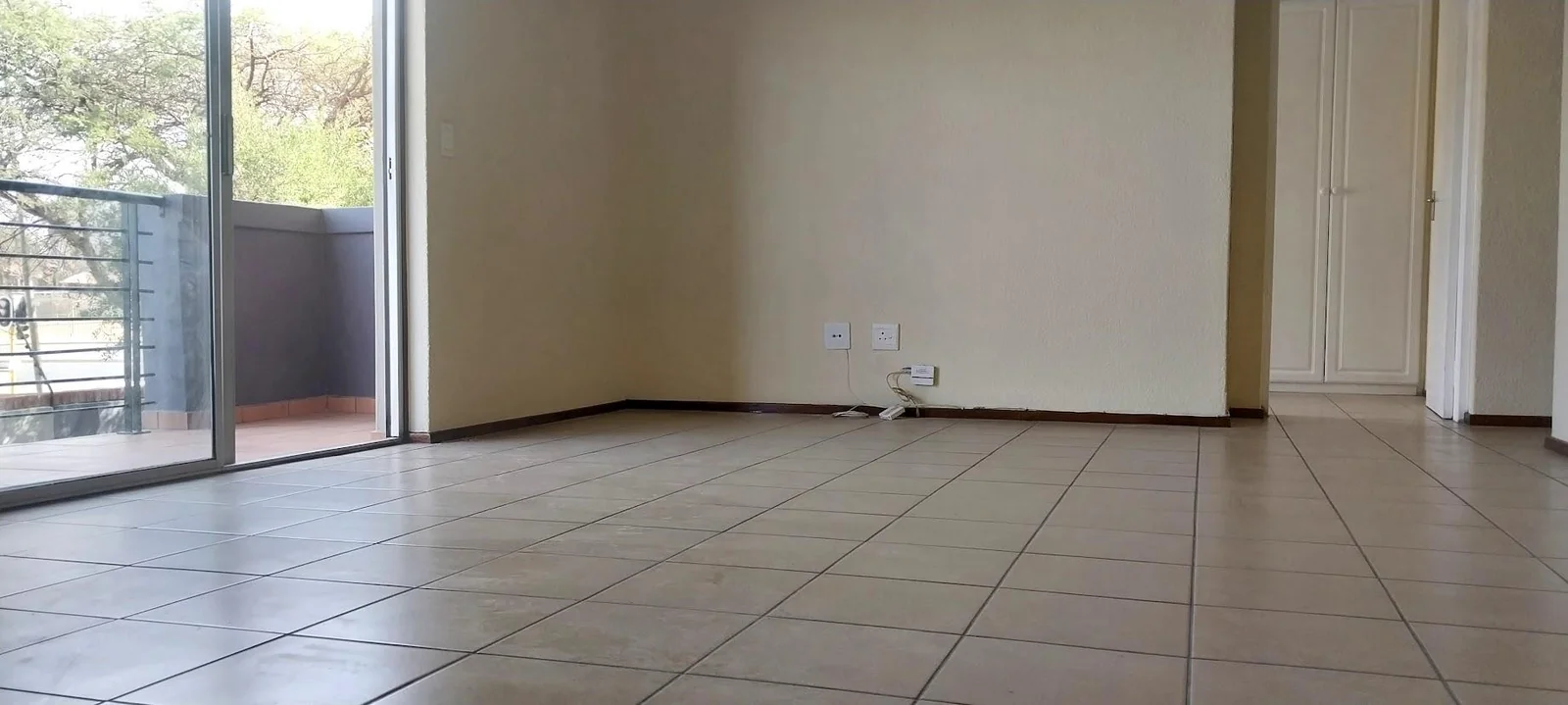 Modern, Three beds, Two Baths for Sale in Halfway Gardens