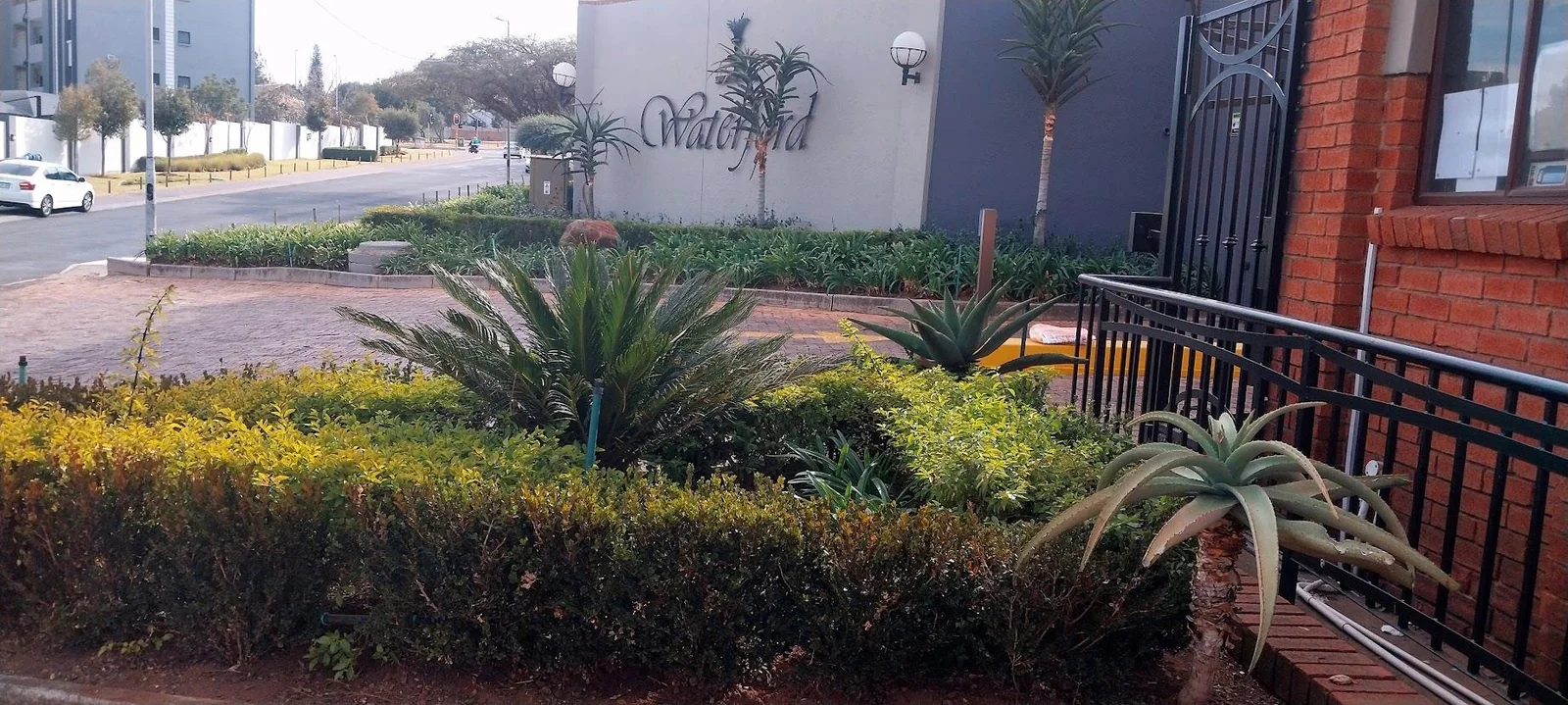 Modern, Three beds, Two Baths for Sale in Halfway Gardens