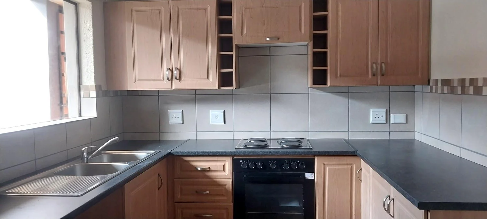 Modern, Three beds, Two Baths for Sale in Halfway Gardens