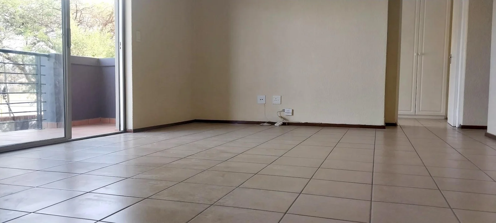 Modern, Three beds, Two Baths for Sale in Halfway Gardens