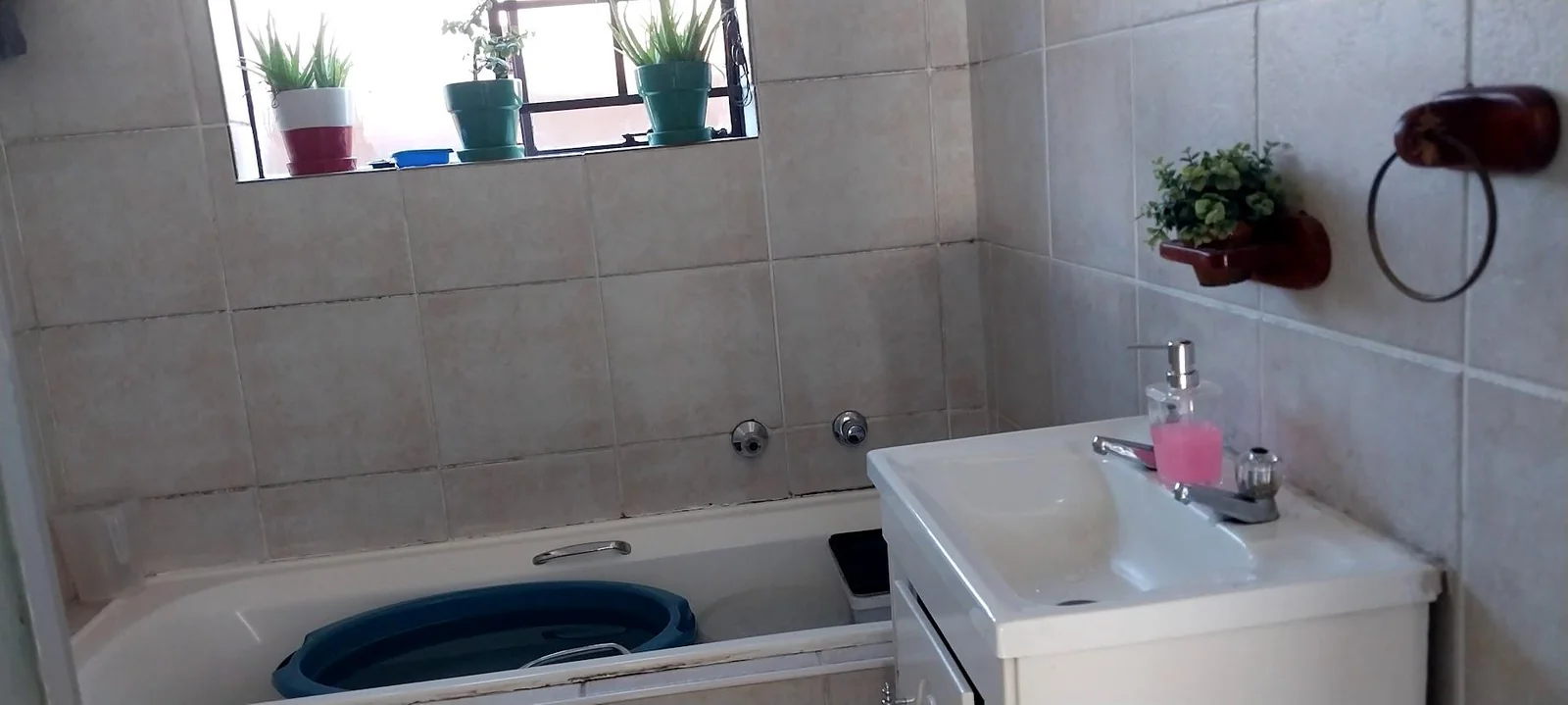 Cozy home with a Loft and a lock up Garage for sale in Halfway Gardens