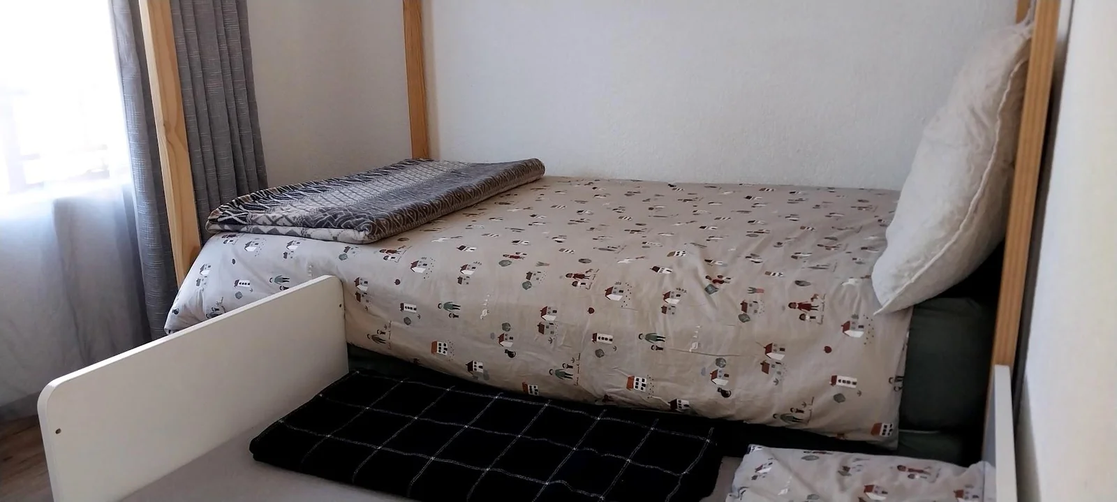 Cozy home with a Loft and a lock up Garage for sale in Halfway Gardens