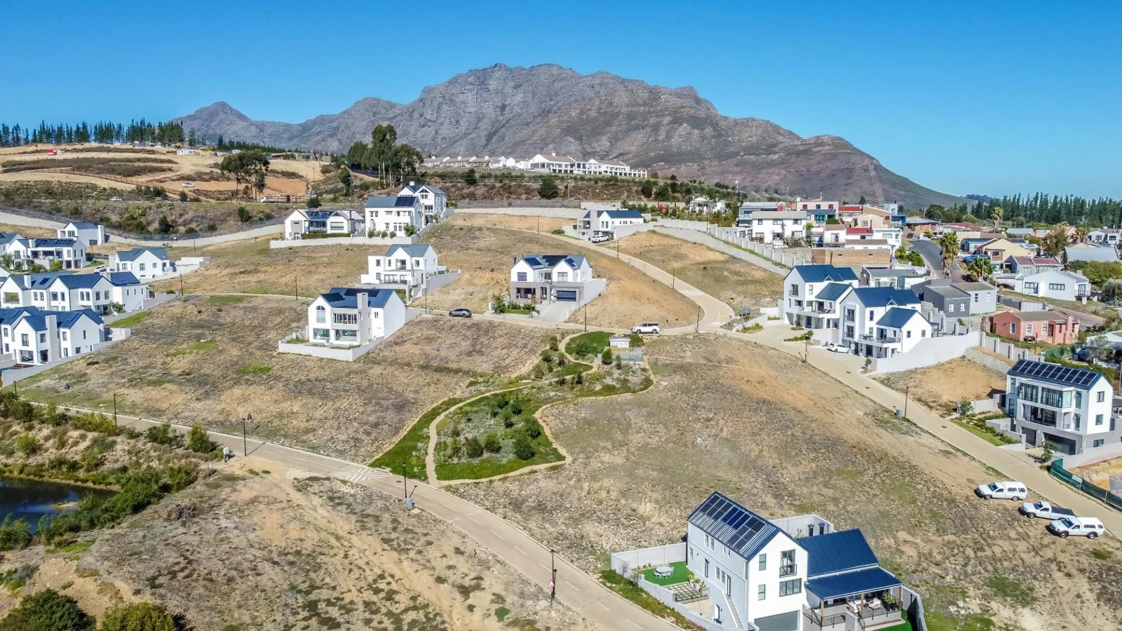 Build your Dream home in La Roche Estate