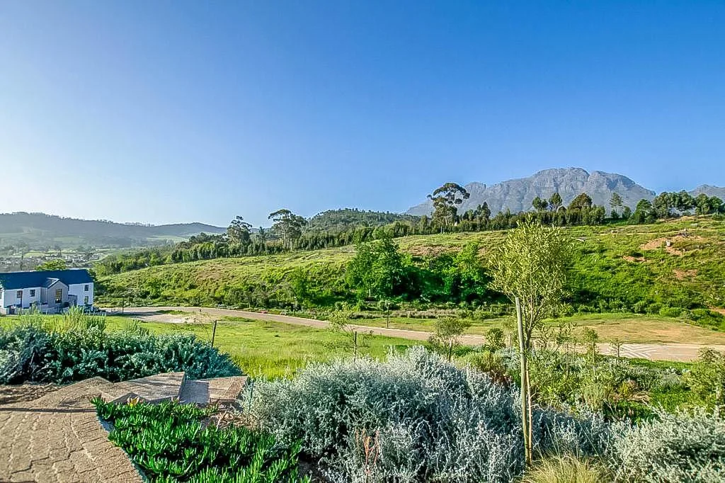 Build your Dream home in La Roche Estate