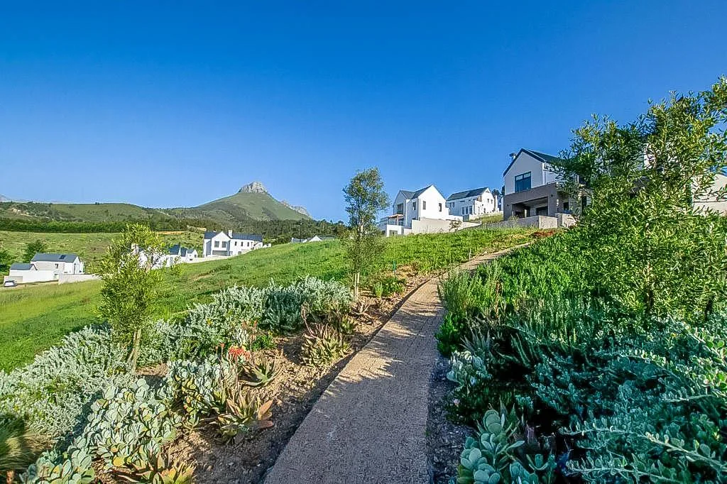 Build your Dream home in La Roche Estate