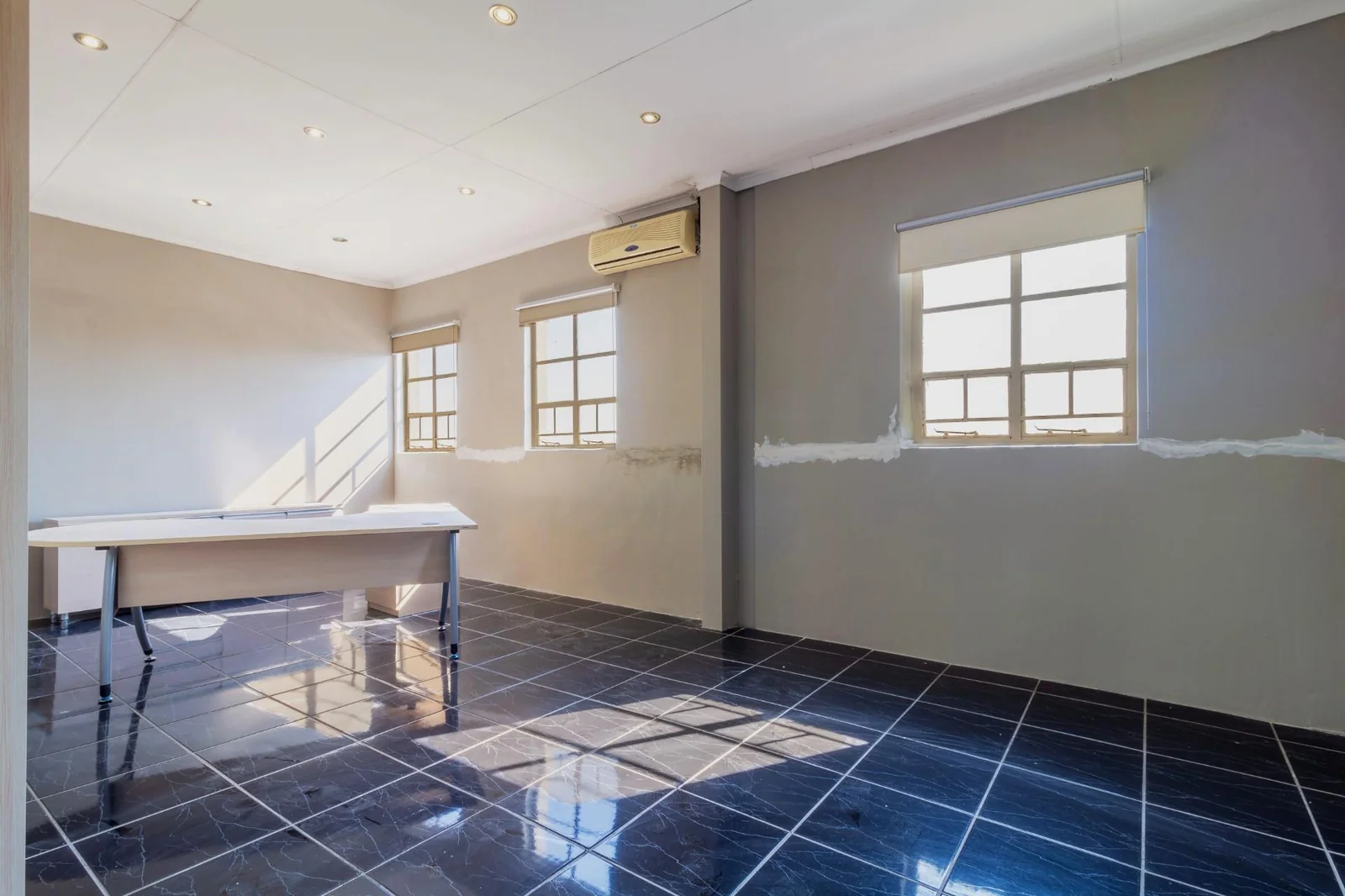 PRIME COMMERCIAL SPACE/ WAREHOUSE AND OFFICES