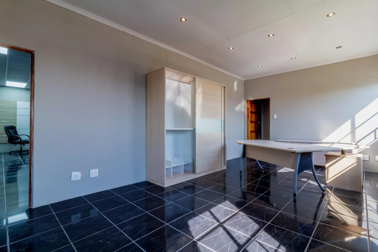 PRIME COMMERCIAL SPACE/ WAREHOUSE AND OFFICES