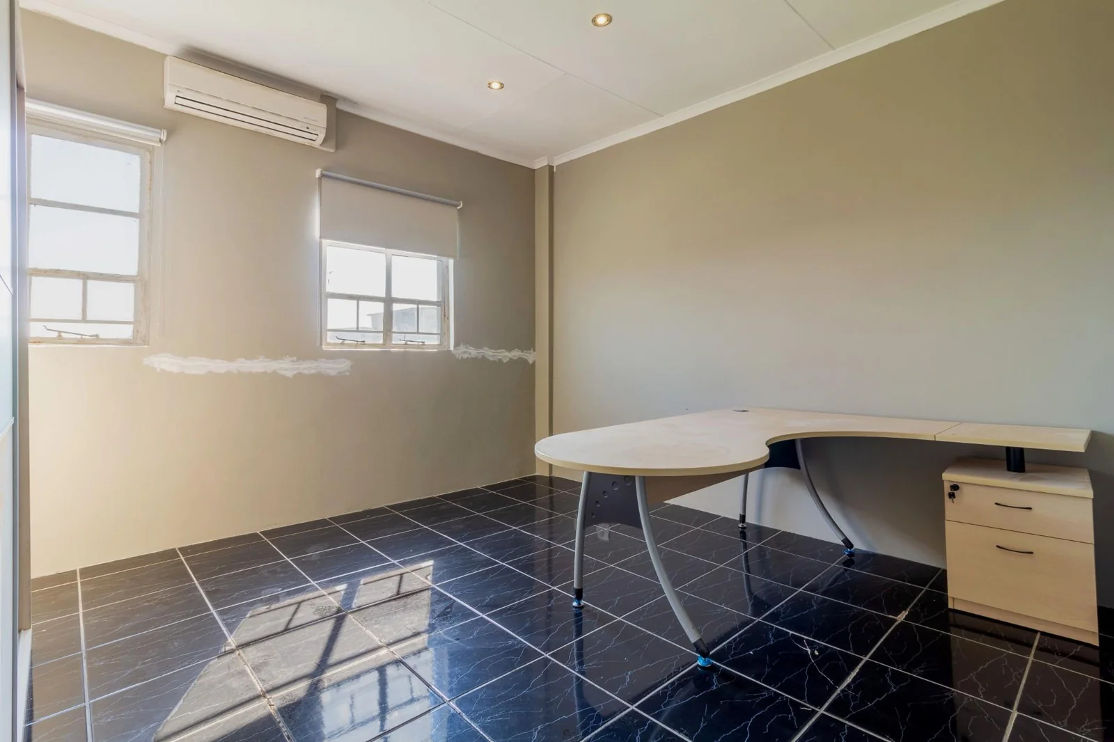 PRIME COMMERCIAL SPACE/ WAREHOUSE AND OFFICES