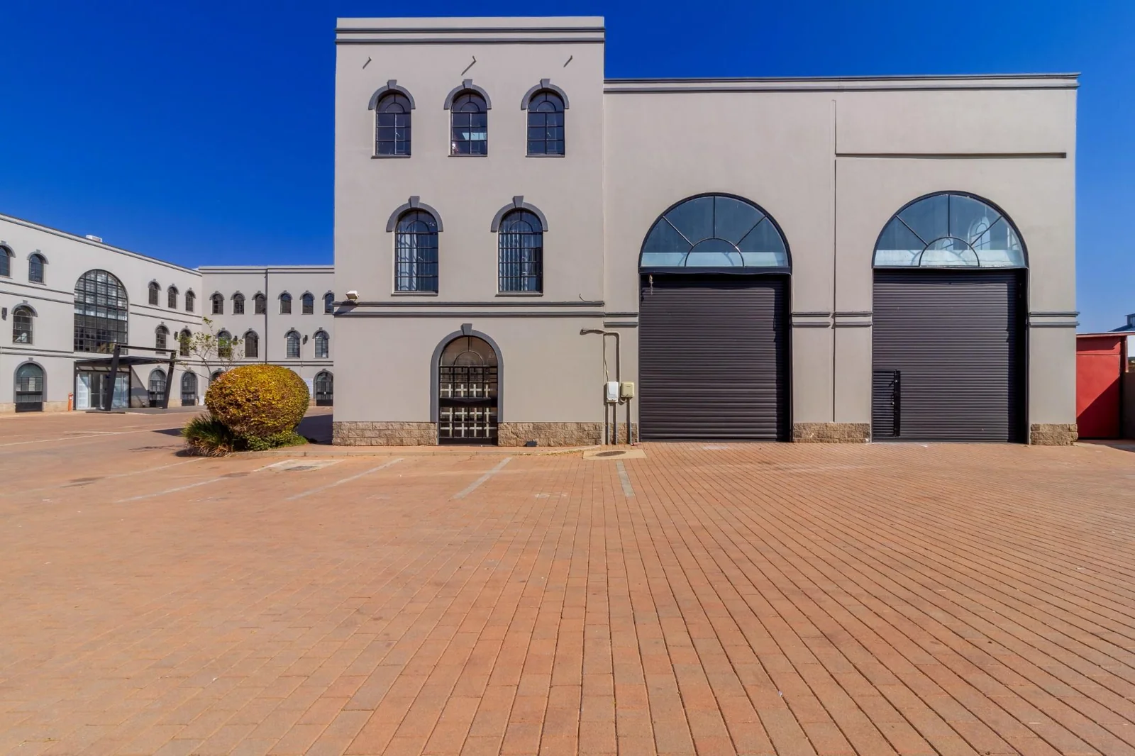 PRIME COMMERCIAL SPACE/ WAREHOUSE AND OFFICES